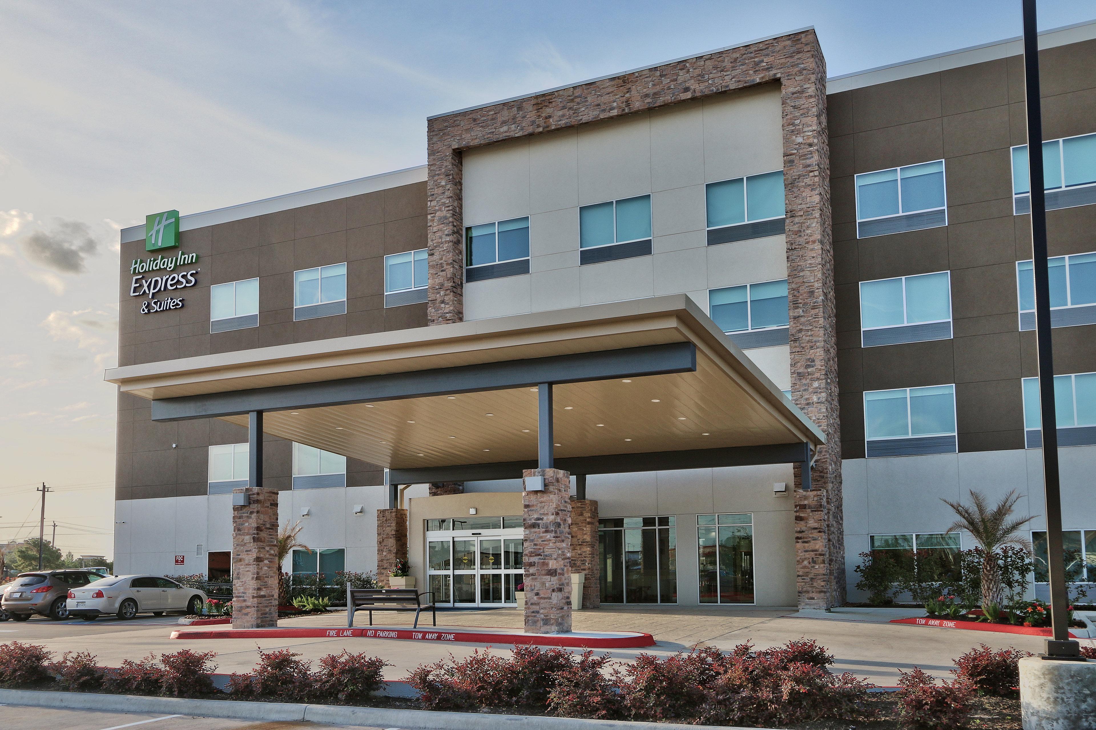 Holiday Inn Express & Suites - Houston East - Beltway 8, An Ihg Hotel Cloverleaf Exterior photo