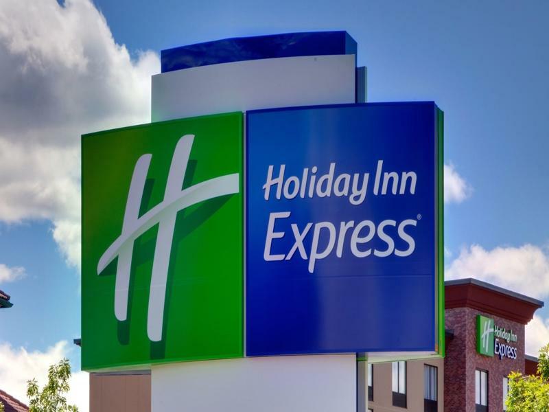 Holiday Inn Express & Suites - Houston East - Beltway 8, An Ihg Hotel Cloverleaf Exterior photo